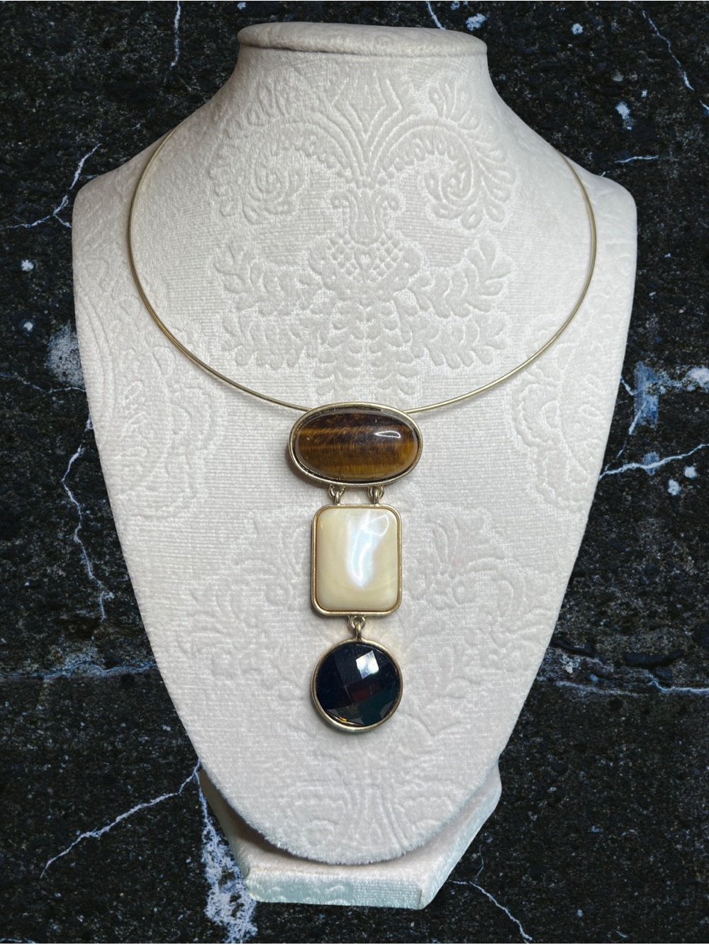 Lia Sophia Dynasty Pendant Gold Tone Necklace Tiger Eye Mother Of Pearl Faceted